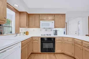 2255 Durand Dr, Downers Grove, IL 60515 - Photo 8