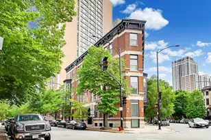 223 W Wisconsin St, Chicago, IL 60614 - Photo 2