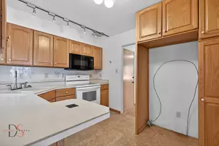 416 W Bluff St, Streator, IL 61364 - Photo 12