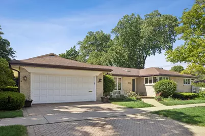 116 E Adams Street, Elmhurst, IL 60126 - Photo 2