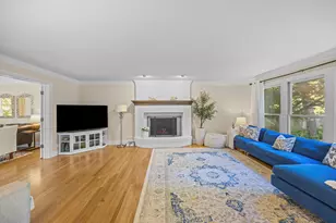 2103 Nachtman Ct, Wheaton, IL 60187 - Photo 4