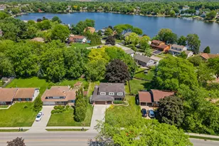 533 N Beck Rd, Lindenhurst, IL 60046 - Photo 24