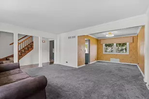 533 N Beck Rd, Lindenhurst, IL 60046 - Photo 4