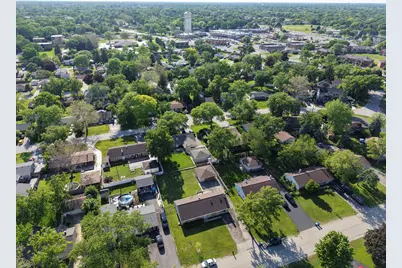 7706 Warwick Avenue, Darien, IL 60561 - Photo 8