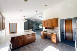 7706 Warwick Ave, Darien, IL 60561 - Photo 16