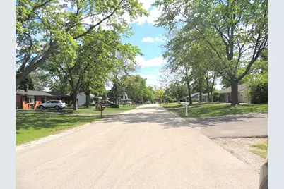 7706 Warwick Avenue, Darien, IL 60561 - Photo 26