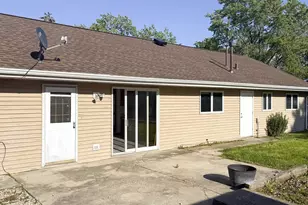 7706 Warwick Ave, Darien, IL 60561 - Photo 4
