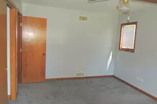 7706 Warwick Ave, Darien, IL 60561 - Photo 36