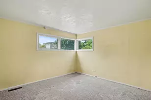 8243 N Ozanam Ave, Niles, IL 60714 - Photo 12