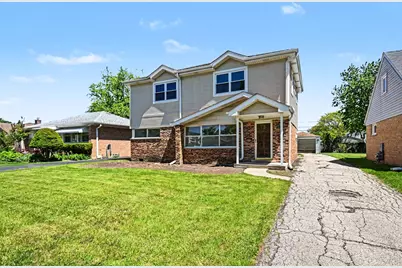 8243 N Ozanam Avenue, Niles, IL 60714 - Photo 2