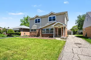 8243 N Ozanam Ave, Niles, IL 60714 - Photo 2