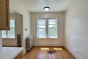2856 W Cullom Ave, Chicago, IL 60618 - Photo 8