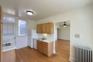 2856 W Cullom Ave, Chicago, IL 60618 - Photo 4