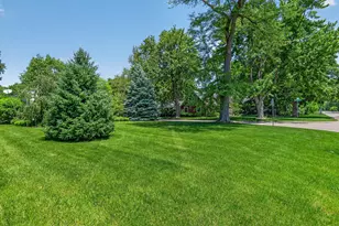 69 Central Ave, Aurora, IL 60506 - Photo 30
