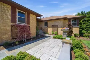 9430 Nashville Ave, Morton Grove, IL 60053 - Photo 2