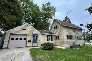 637 W Main St, Genoa, IL 60135 - Photo 1