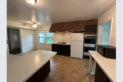637 W Main Street, Genoa, IL 60135 - Photo 4