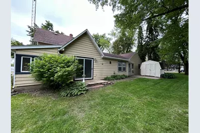 637 W Main Street, Genoa, IL 60135 - Photo 16