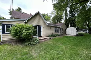 637 W Main St, Genoa, IL 60135 - Photo 16