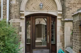 717 Reba Pl, Evanston, IL 60202 - Photo 2
