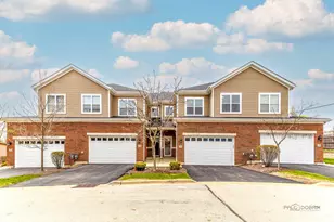 2390 N Newberry Ln, Palatine, IL 60074 - Photo 1