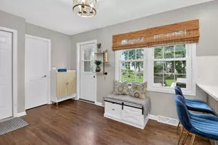 305 Tanglewood Ln, Naperville, IL 60563 - Photo 12
