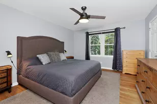 305 Tanglewood Ln, Naperville, IL 60563 - Photo 16