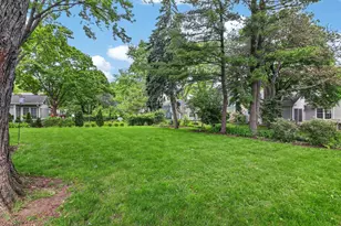 305 Tanglewood Ln, Naperville, IL 60563 - Photo 26
