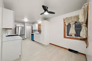 12809 S May St, Calumet Park, IL 60827 - Photo 8