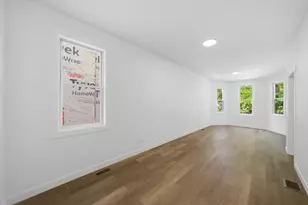 8739 S Colfax Ave, Chicago, IL 60617 - Photo 6