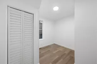 8739 S Colfax Ave, Chicago, IL 60617 - Photo 4