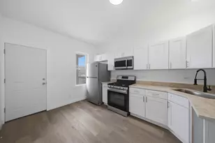 8739 S Colfax Ave, Chicago, IL 60617 - Photo 10