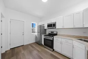 8739 S Colfax Ave, Chicago, IL 60617 - Photo 8
