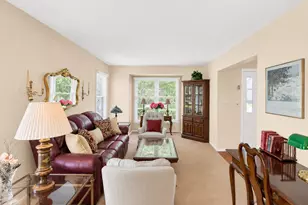 140 Copperwood Dr, Buffalo Grove, IL 60089 - Photo 8