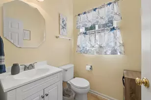 639 Anderson Dr, Lake in the Hills, IL 60156 - Photo 14