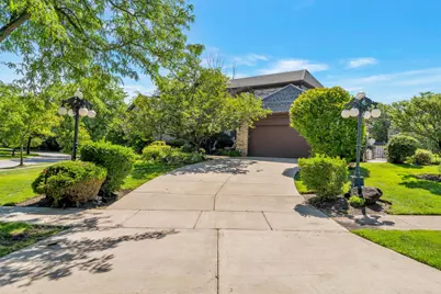 2135 Phillips Drive, Glenview, IL 60026 - Photo 2