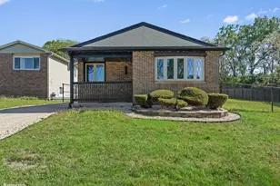 4317 182nd Pl, Country Club Hills, IL 60478 - Photo 2