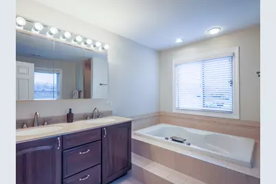 4308 Birch Drive, Gurnee, IL 60031 - Photo 24