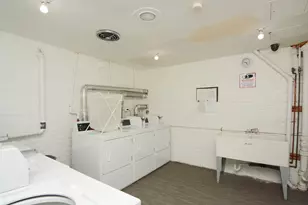 1040 W Hollywood Ave, Chicago, IL 60660 - Photo 22
