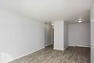 1040 W Hollywood Ave, Chicago, IL 60660 - Photo 12