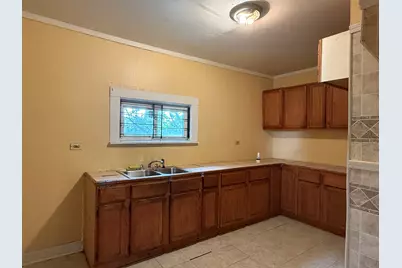 10026 S Indiana Avenue, Chicago, IL 60628 - Photo 6