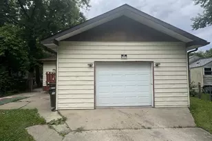 513 Griswold Ave, Sterling, IL 61081 - Photo 4