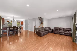 758 Lambert Ln, Bartlett, IL 60103 - Photo 8