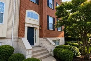 758 Lambert Ln, Bartlett, IL 60103 - Photo 2