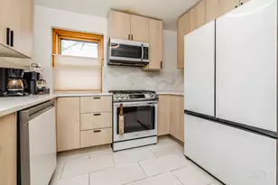 7535 Kenton Ave, Skokie, IL 60076 - Photo 12