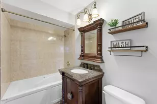 2218 S Goebbert Rd, Arlington Heights, IL 60005 - Photo 6