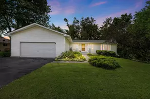 7605 Ash Dr, Wonder Lake, IL 60097 - Photo 2