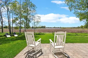 1361 Calamus Ln, Grayslake, IL 60030 - Photo 2