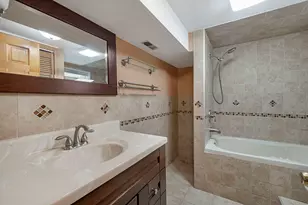 566 N Howard Ave, Elmhurst, IL 60126 - Photo 8