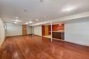 566 N Howard Ave, Elmhurst, IL 60126 - Photo 10